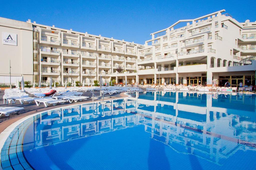 Hôtel AquaMarina 4****