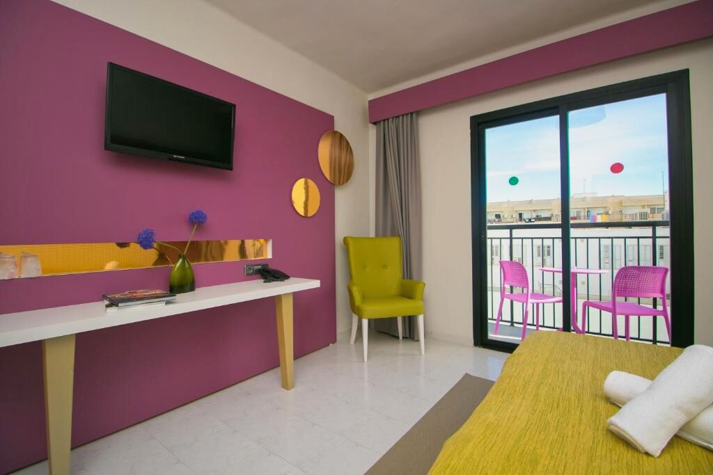 The Purple Hostel - Gay Only
