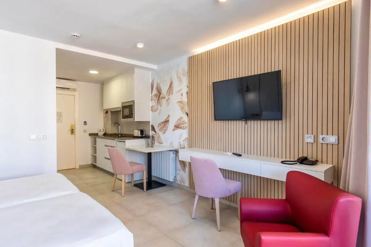Aparthotel BCL Levante Beach