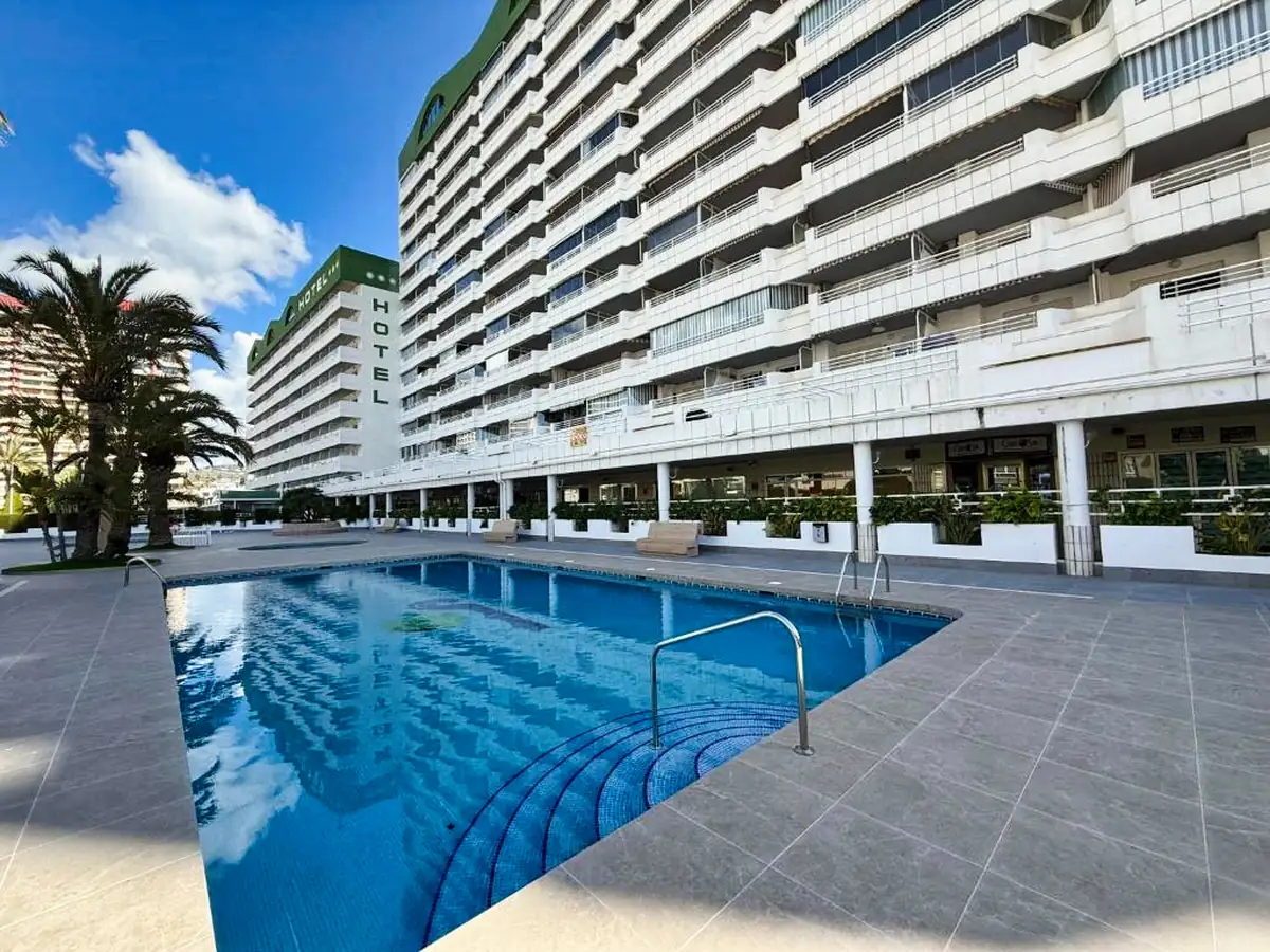 Esmeralda Apartments