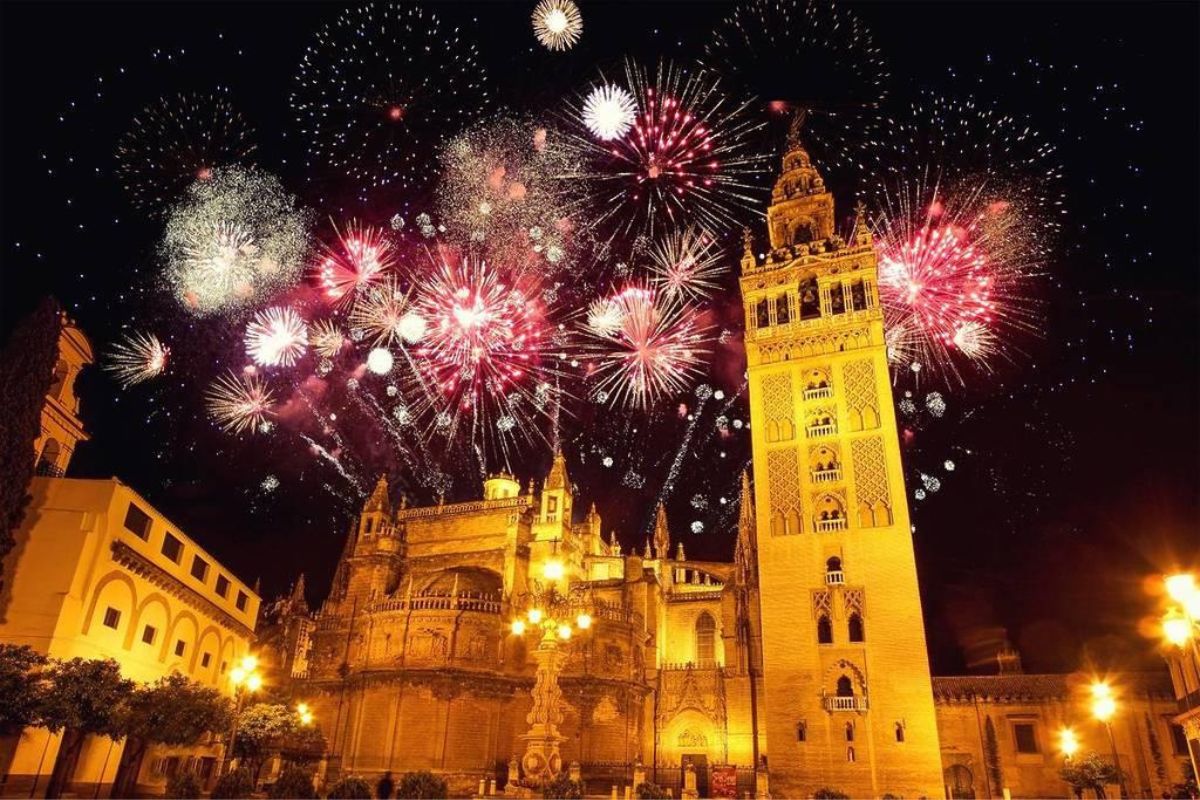 Seville une ambiance festive sur ses places