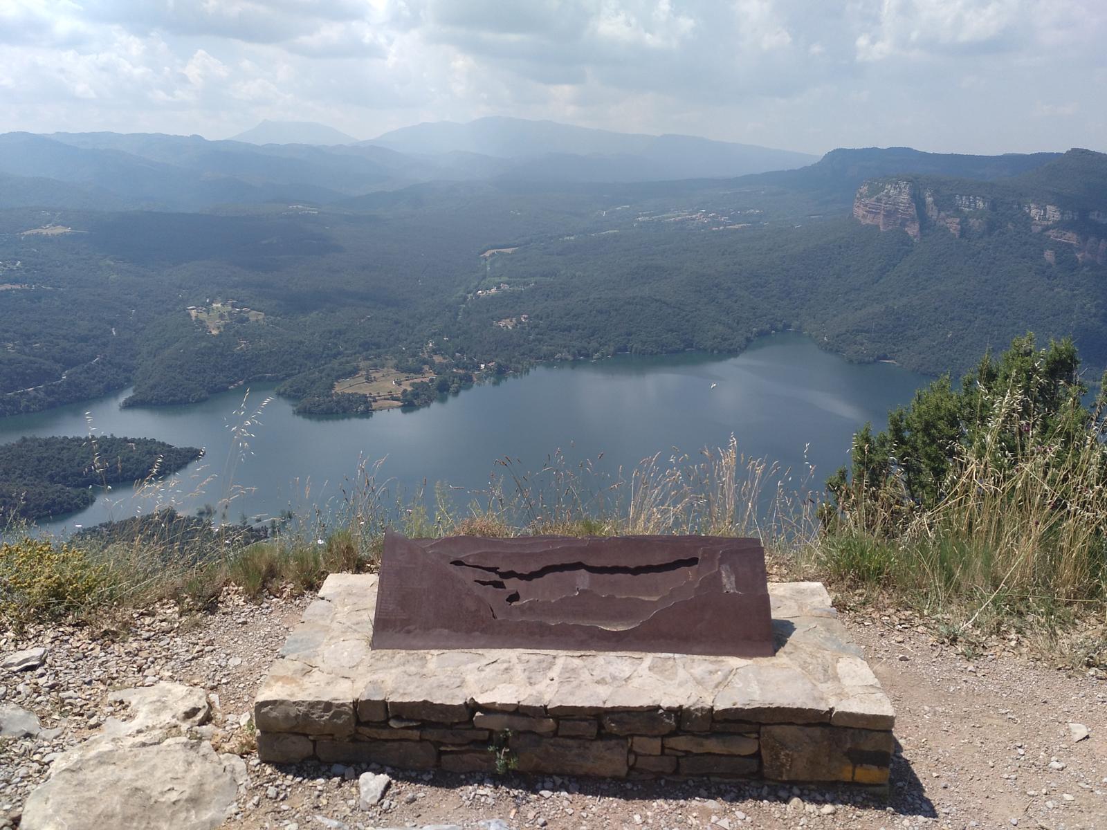 Petite crique sauvage à