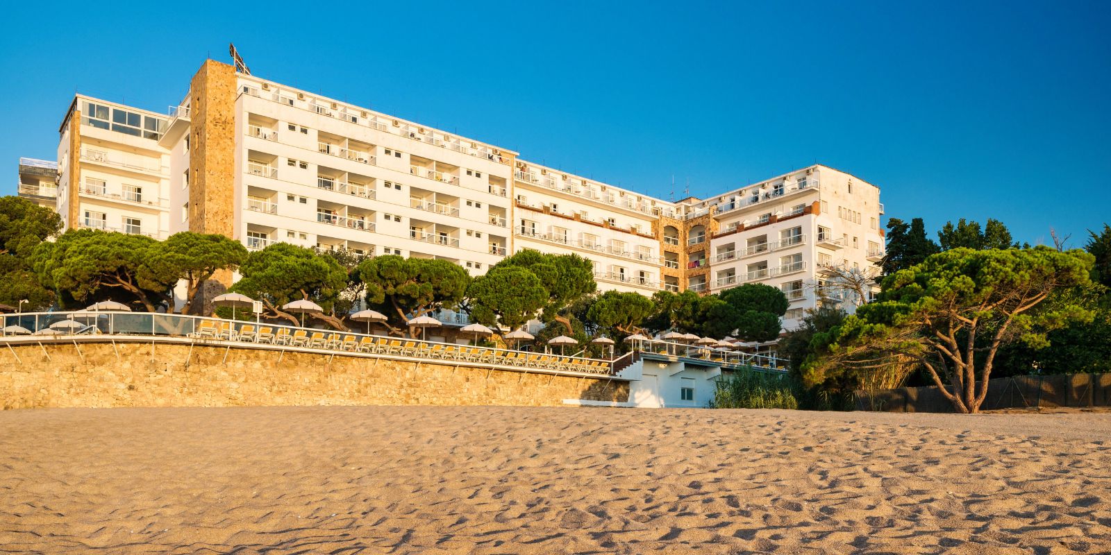 https://www.playayfiesta.com/htop/hotel/htop-caleta-palace-platja-d-aro