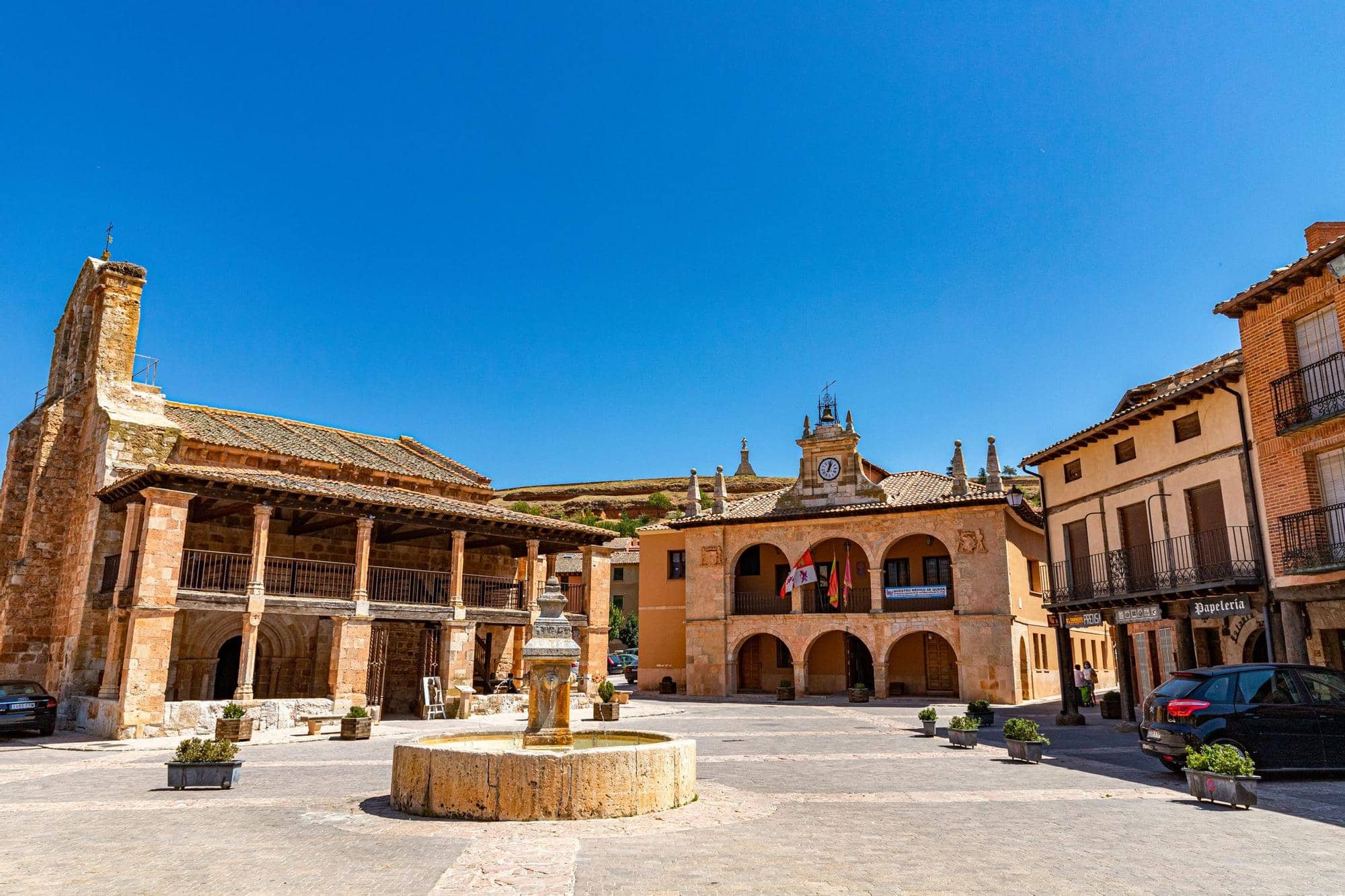 plaza mayor de ayllón