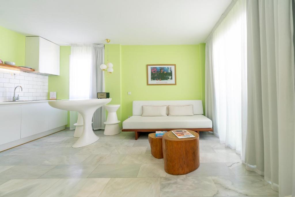 Tropicana Ibiza Suites - Adults Only