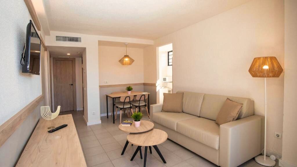 Dynastic Rooms Apartments