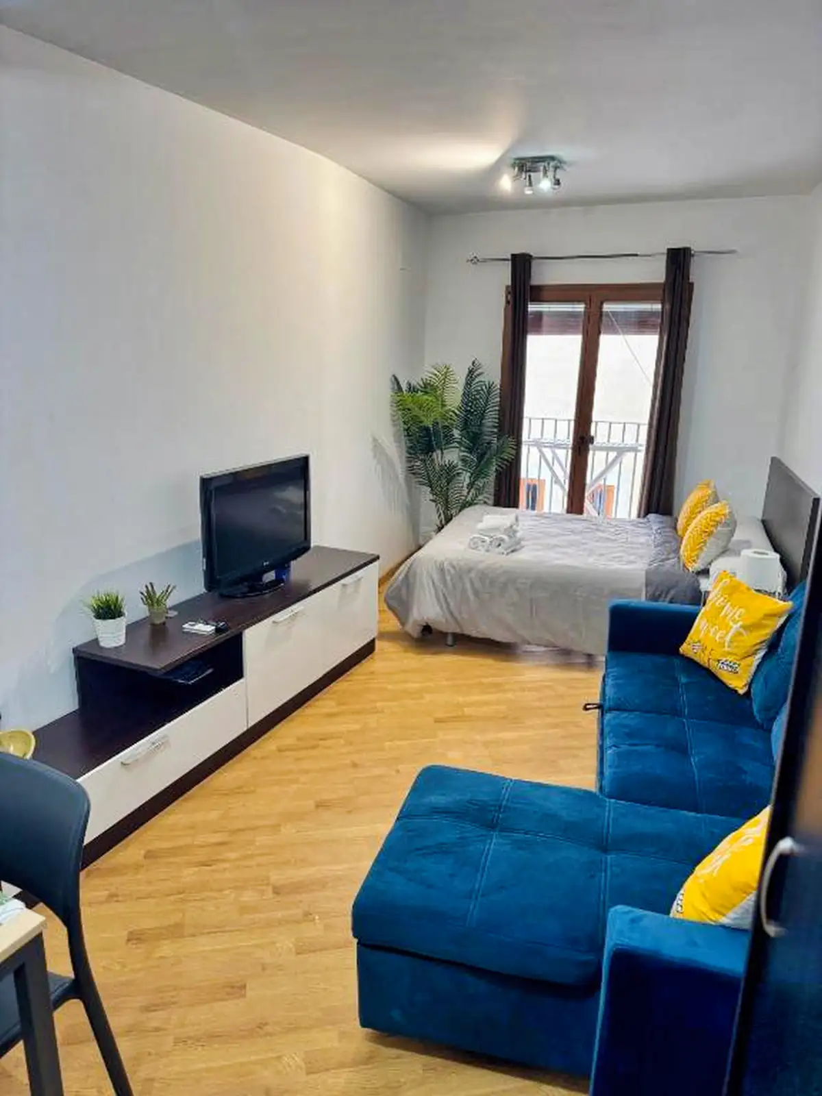 Wave Apartments