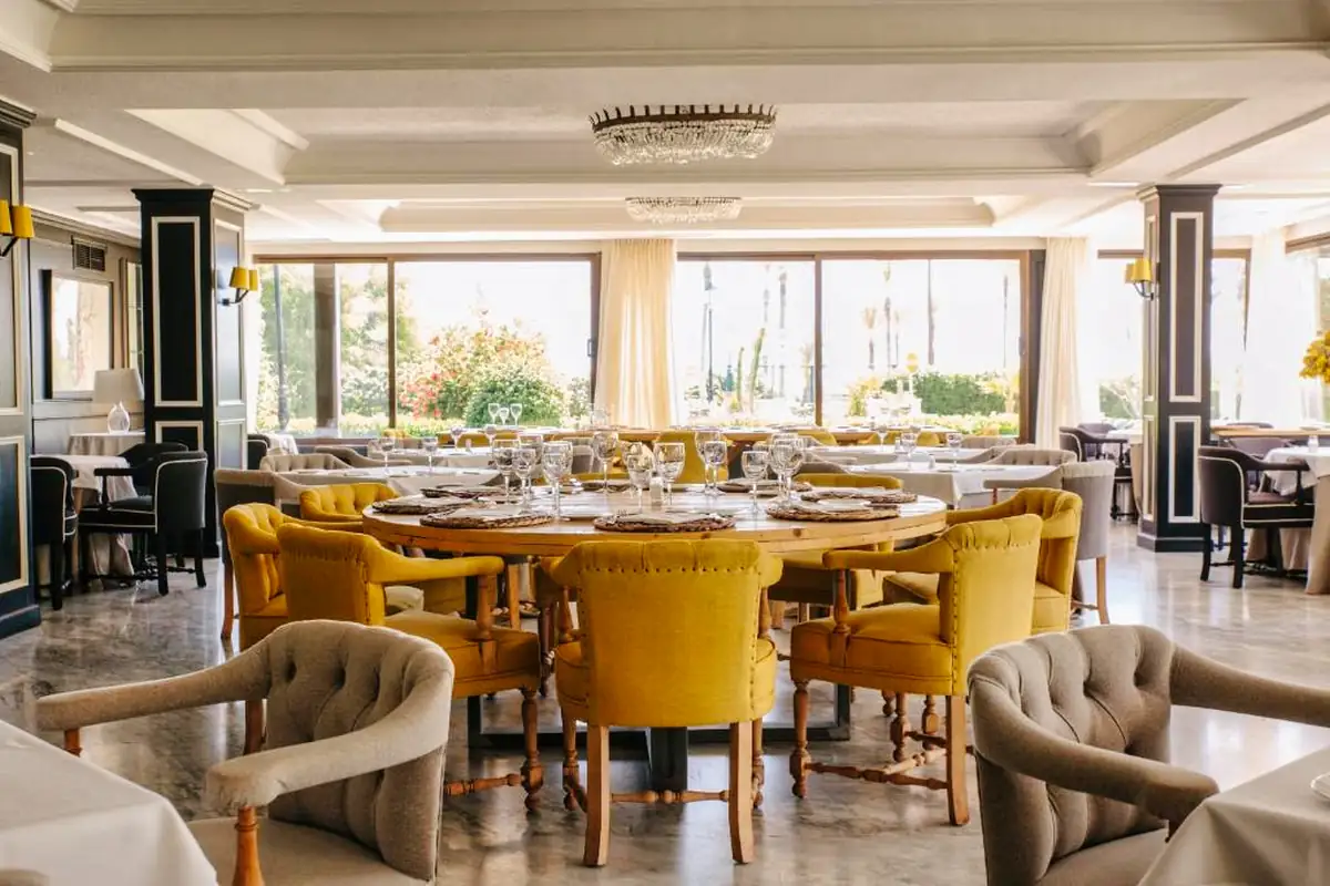 Hotel Almirante
