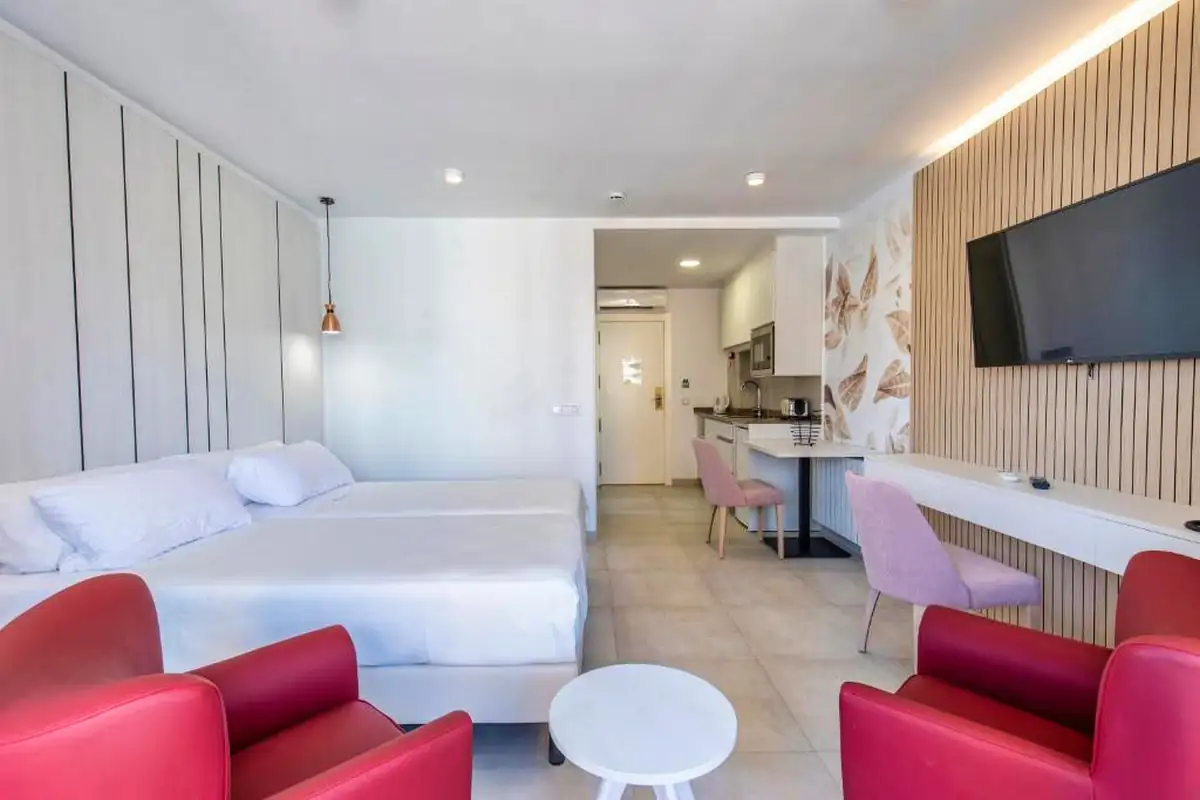 Aparthotel BCL Levante Beach