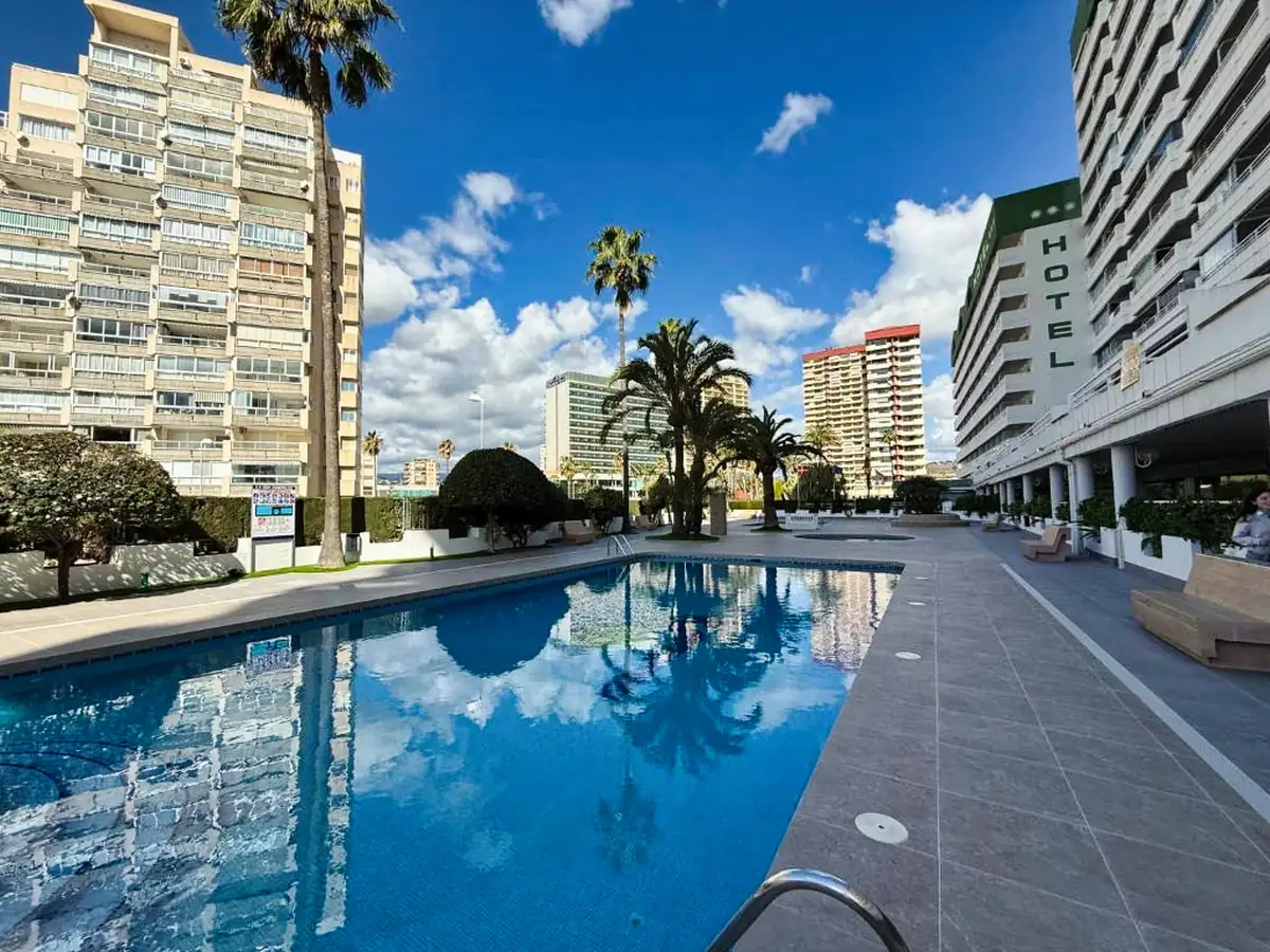 Esmeralda Apartments
