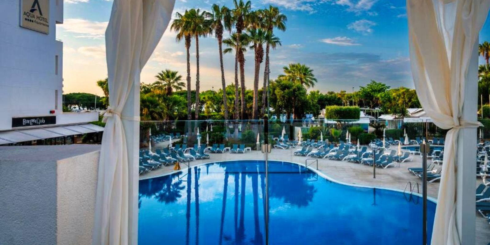 Hôtel AQUA Aquamarina à Santa Susanna Catalogne Espagne